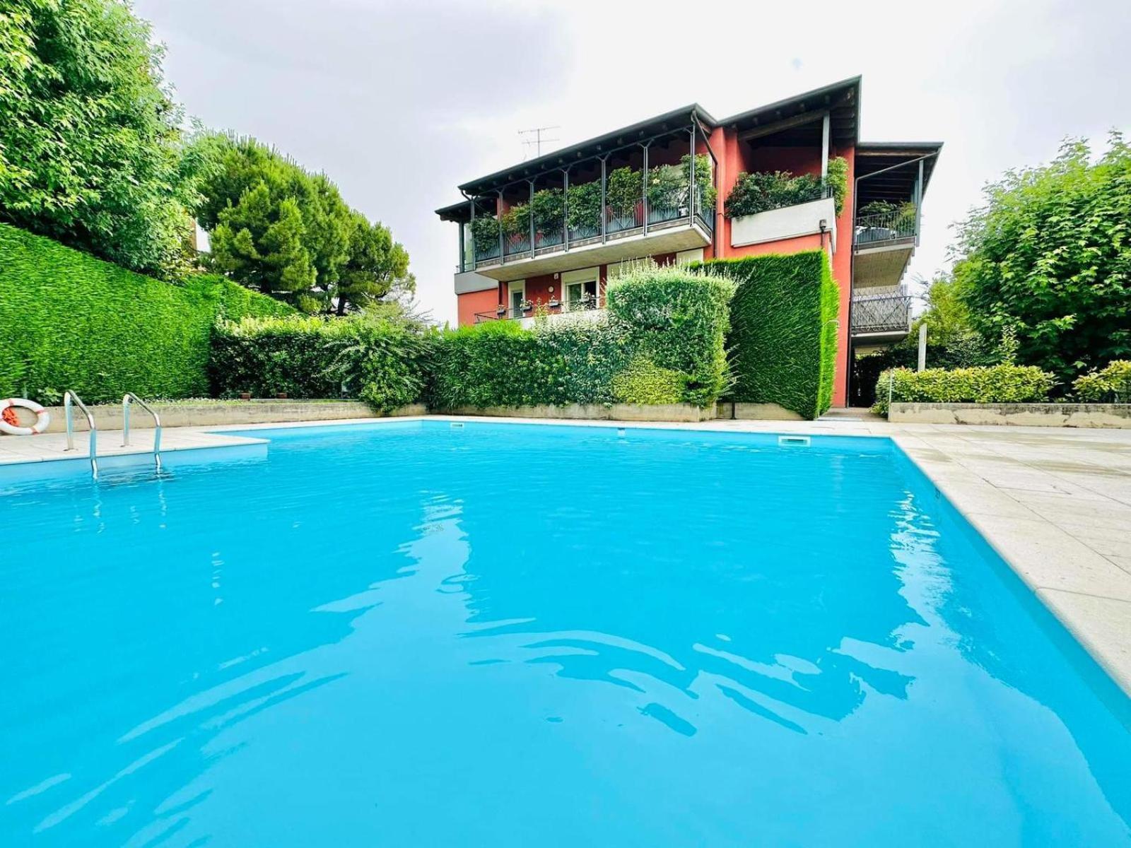 Home Sweet Home Desenzano del Garda Buitenkant foto